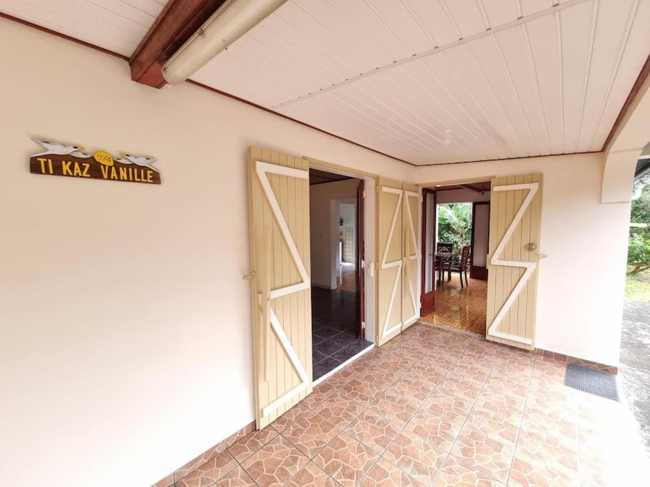 Ti Kaz Vanille Saint-Philippe Exterior photo